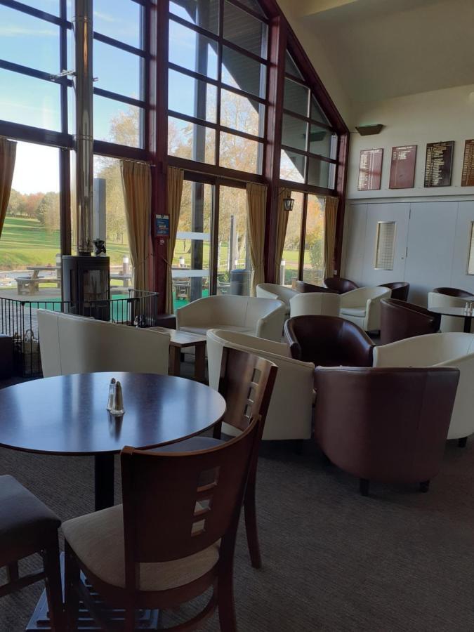 Weald Of Kent Golf Course And Hotel Headcorn Экстерьер фото